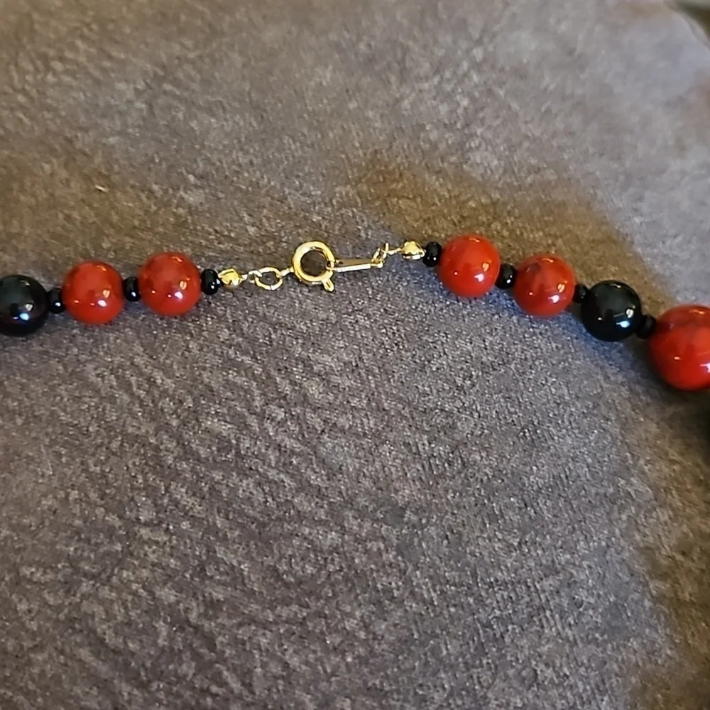 VTG AVON 1990 East Side Style Acrylic Beaded Necklace